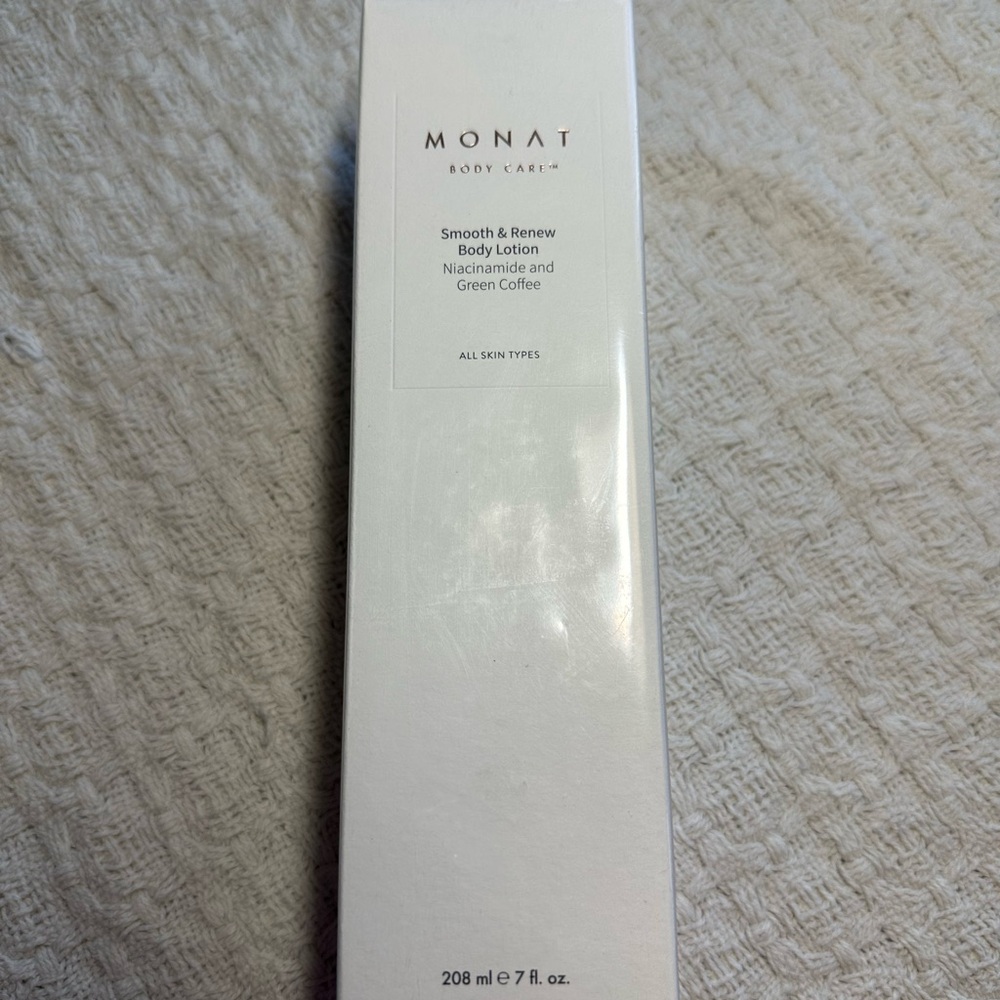 Monat‎ Smooth & Renew Body Lotion